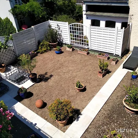 Ξενοδοχείο με διαμερίσματα Living Am Carlsplatz 4*