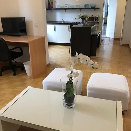 E - Quiet Business One Bedroom For 3 Guests * Дюссельдорф
