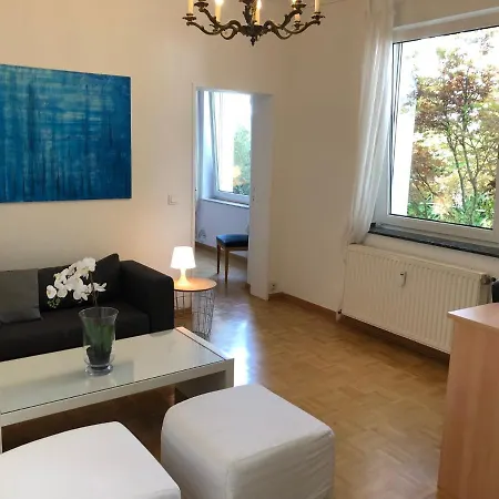 B - Sunny Business With Roof-top Terrace For 2-4 Guests شقة