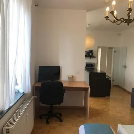 Апартаменты E - Quiet Business One Bedroom For 3 Guests