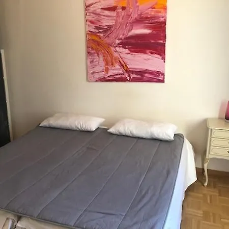 E - Quiet Business One Bedroom For 3 Guests Апартаменты *