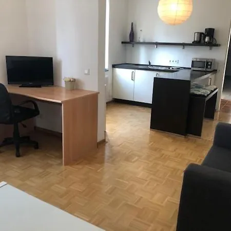 E - Quiet Business One Bedroom For 3 Guests Апартаменты Дюссельдорф