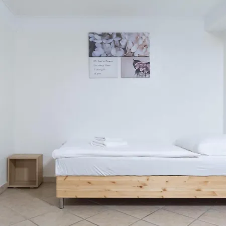 T&k - - 2 - Ground Floor デュッセルドルフ