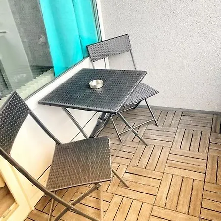 Naehe Flughafen Dus Daire Düsseldorf