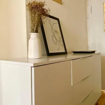 Appartement Zentrale In Bilk Mit Neuer Moderner Einrichtung Düsseldorf