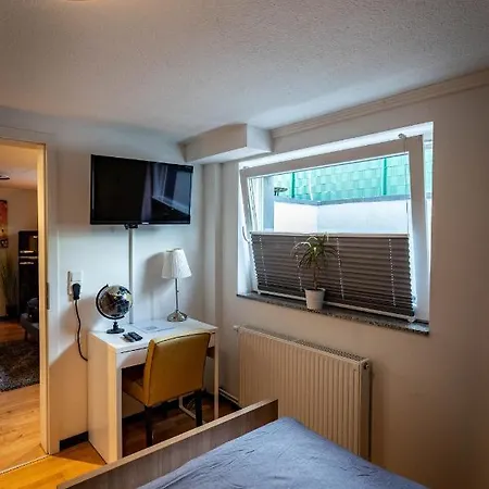 Gemuetliche 2-zimmer Souterrain * Dusseldorf