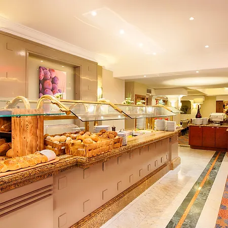 Hotel Leonardo Center 4*