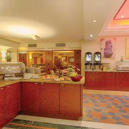 Hotel Leonardo Center 4*