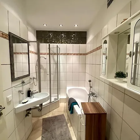 Cosy & Flat Near Center * 杜塞尔多夫