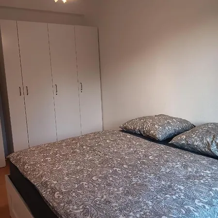 Spacious 70sqm In Popular Location Apartamento Düsseldorf