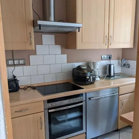 Monteurwohnung Mit Garten 6 Personen *