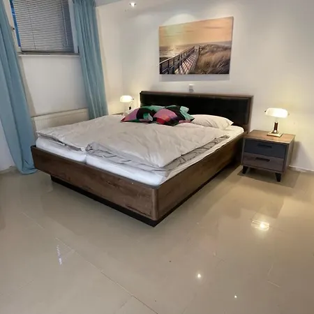 Appartement 4 Bedrooms, 2 Bathrooms, Kitchen, Terrace - 10 Min To Fairground
