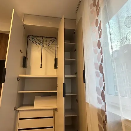 Lenti Duesseldorfer Apartment's منزل للإقامة دوسلدورف