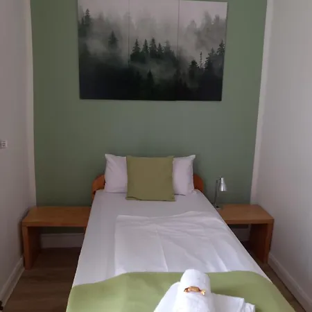 Karolinger 2* Düsseldorf