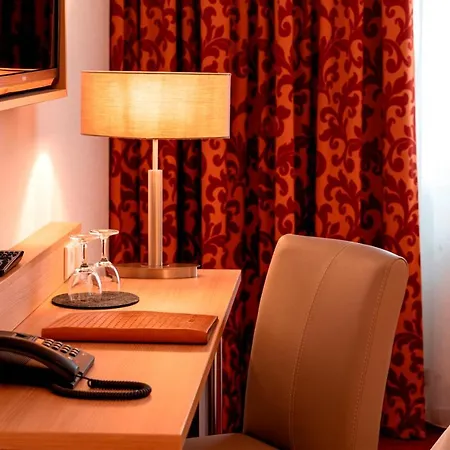 Astra Hotel 3*