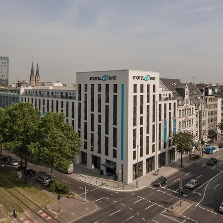One Hauptbahnhof Hotell