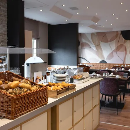 Astra Hotel 3*