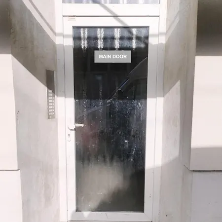 Raj Living - 1 Or 4 - 15 Min To Messe Dus - 10 Min Old Town Dus شقة *