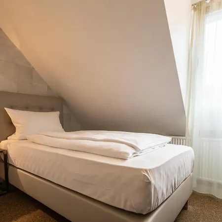 Fischerhaus Otel Düsseldorf