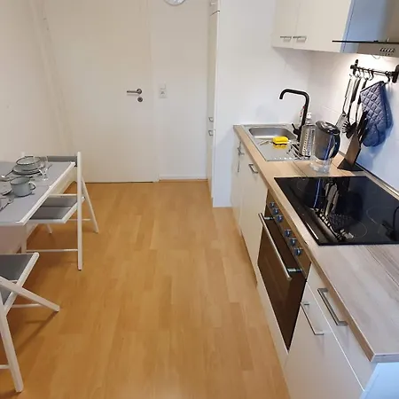 Modern 2.5 Bedroom Duplex Near Messe, Airport, Arena デュッセルドルフ