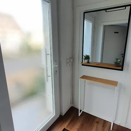 アパート Modern 2.5 Bedroom Duplex Near Messe, Airport, Arena デュッセルドルフ
