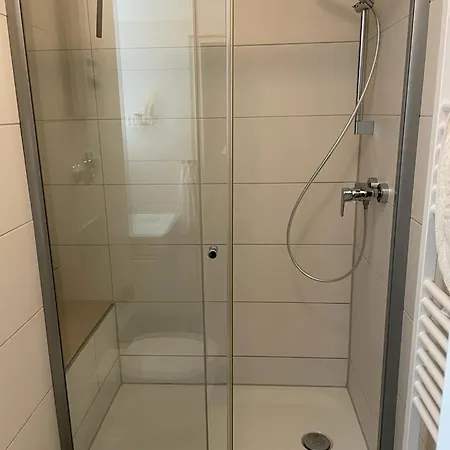 Zentrale, 55m2, Helle 2 Whg Naehe Messe Apartament Düsseldorf