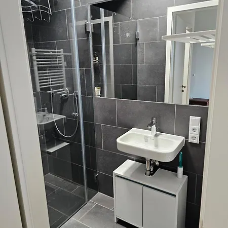 3 2 Bathrooms 2 Toilets New Center Of Underground Parking Space Contactless Self Check-in Apartman *