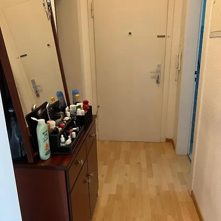 Appartement Einzel Zimmer Mit Gemeinsamen Kueche Und Badezimmer *
