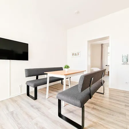 Raj Living - 3 Mit Balkon - 15 Min Zur Messe Dus