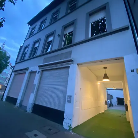 Gemuetliche, Helle, Ruhige Im Zentrum Von Дюссельдорф