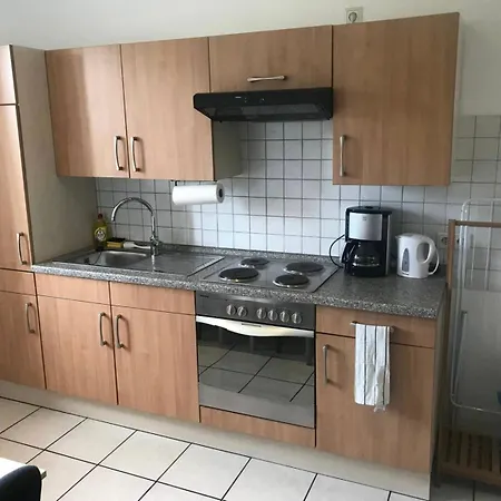 Apartment, Parterre, Fuer 3 Gaeste, Zentral Gelegen, Mitsubishi Halle *