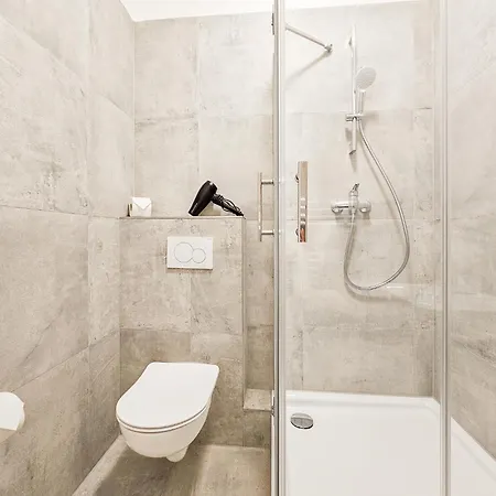 Raj Living - - 15 Min Zur Messe Dus Appartement Düsseldorf