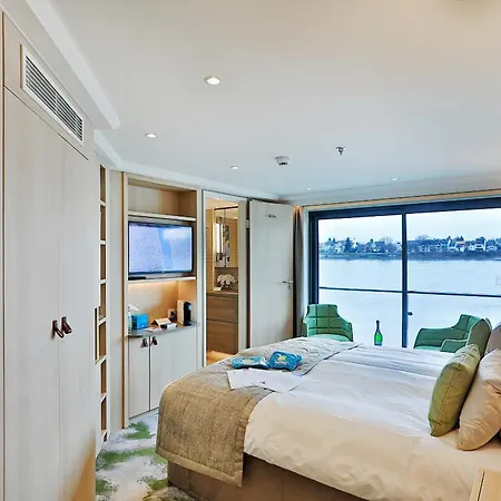 Fairtours Hotelschiff Alena Botel Düsseldorf