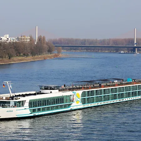 Botel Fairtours Hotelschiff Alena