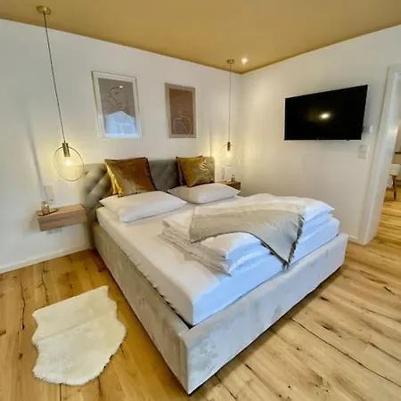 Komfort - Zentral, Mit Balkon Und Waschmaschine Lägenhet