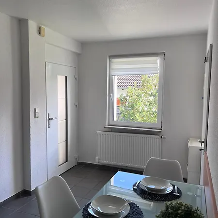 Cozy With Excellent Transport Links To Old Town, Main Station And Trade Fair Appartement