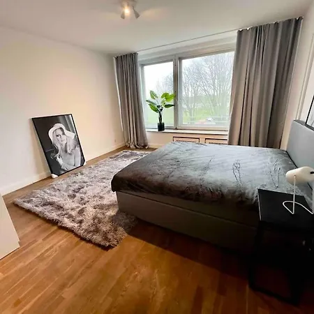 Apartamento Spectecular Rhineview Fair Parking Luxury 12 Pers Düsseldorf