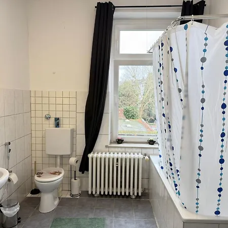 Gemuetliche, Helle, Ruhige Im Zentrum Von Апартаменты *