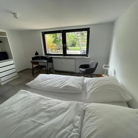 Modern Oasis Of Peace With Garden, Public Transport Apartment