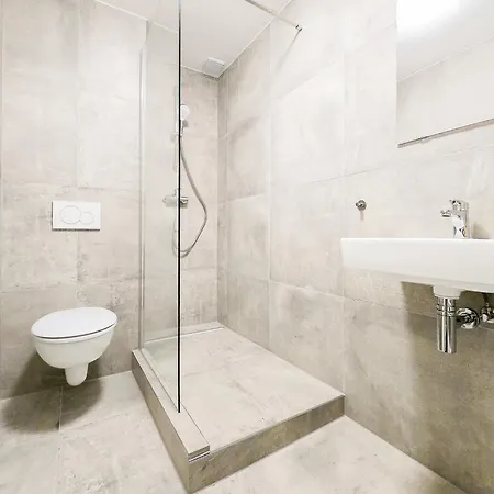 Apartament Raj Living - Center With 5 - 10 Min Messe Dus