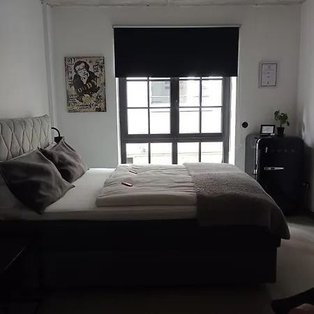 Square 8 شقة دوسلدورف
