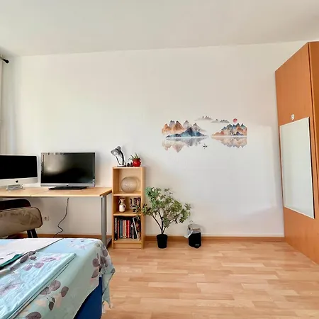 Daire Cozy 2-room-apartment On Zoo Park In District 2 Düsseldorf
