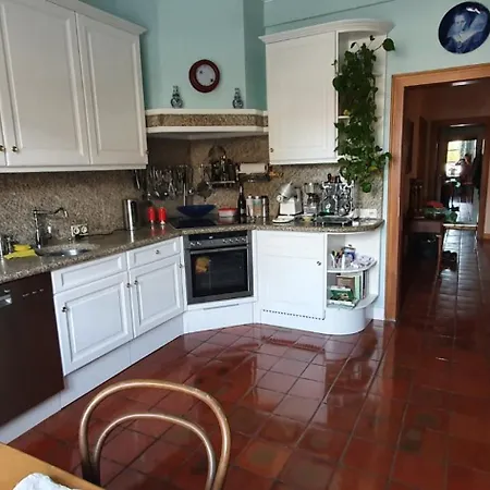 Проживание в семье Luxurioeses Doppelzimmer In Oberkassel