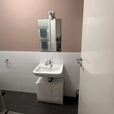 1 Zimmer Wohnung Naehe Duesseldorf Zentrum Apartamento *
