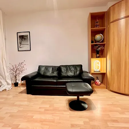 Cozy 2-room-apartment On Zoo Park In District 2 Daire *