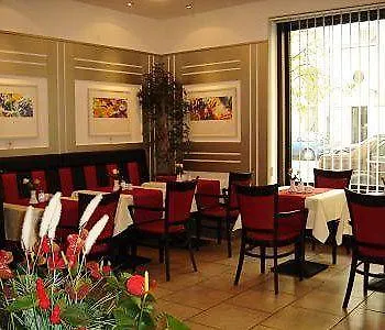 Otel Acon Düsseldorf