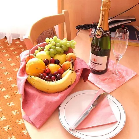 CENTRAL Hotel Duesseldorf 3*