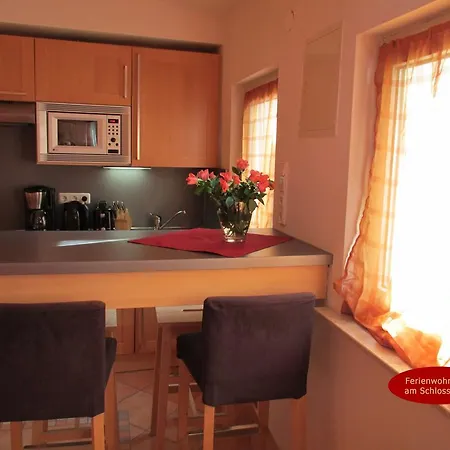 Ferienwohnung Am Schloss Eller - Karlsruher Strasse Apartamento *