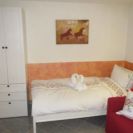 Ferienwohnung Am Schloss Eller - Karlsruher Strasse Düsseldorf