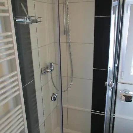 Apartamento Ferienwohnung Am Schloss Eller - Karlsruher Strasse Düsseldorf